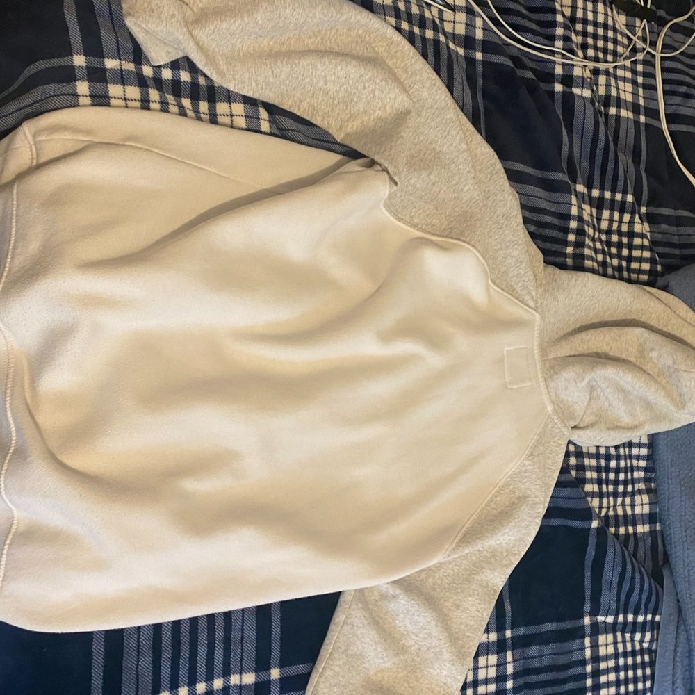 White Old Navy Sweatshirt - Picture 2 of 3